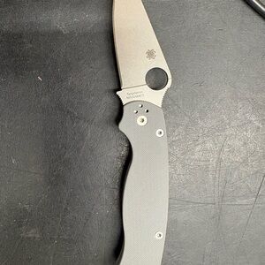 Spyderco G-10 Handle Folding Knife - Gray